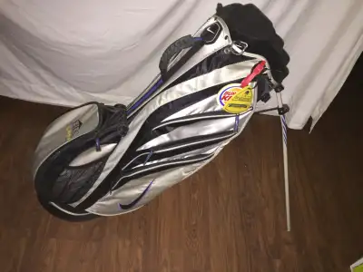 Nike golf bag w/stand, in great shape, owned by NS Tracey Crooks, View more