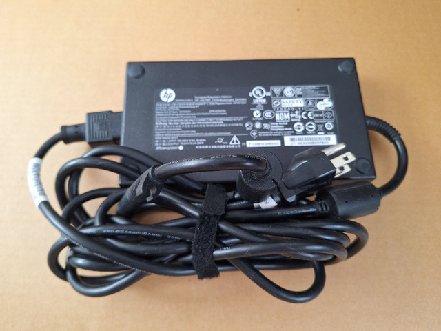 HP Genuine HP 677764-002 19.5v 10.3A AC Adapter Charger 200W in Printers, Scanners & Fax in Markham / York Region - Image 3
