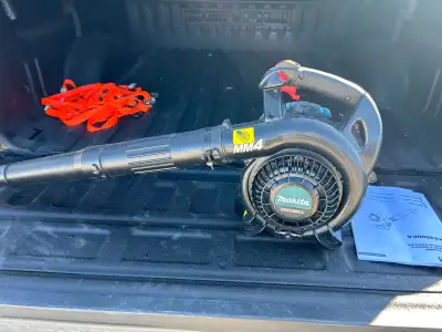 I am selling a slightly used Makita Blower. This Blower has only been used a couple times and is in...