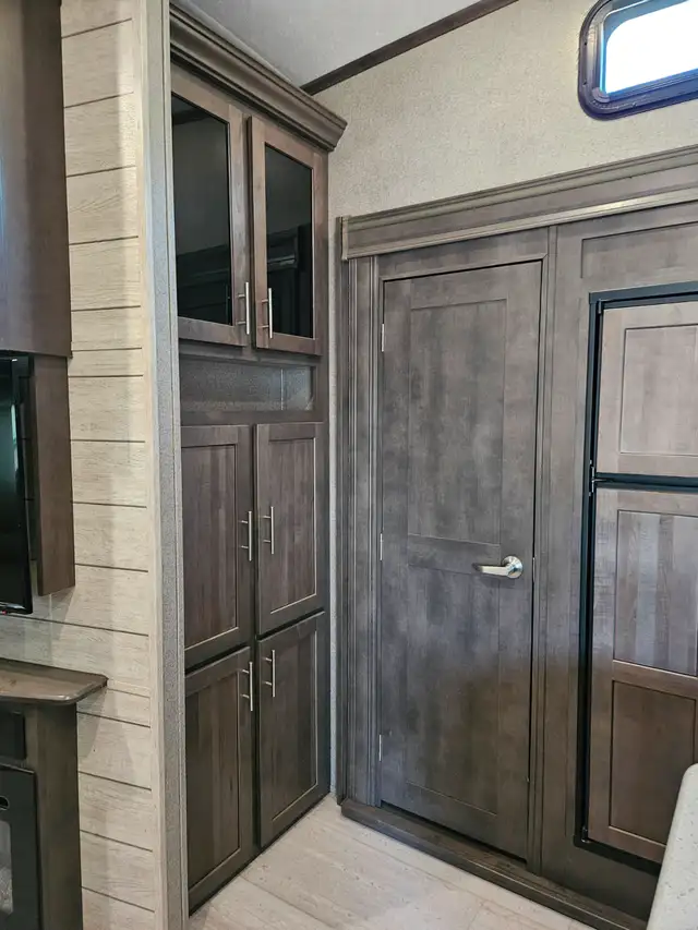 2020 Rockwood  5th Wheel in Travel Trailers & Campers in Regina - Image 9