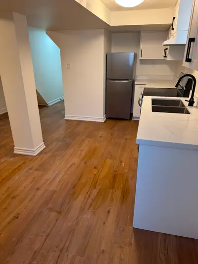 1br apartment near Coxwell Station