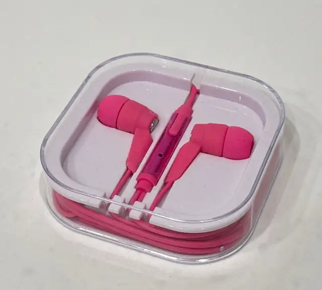 Earbuds Headphones Generic, new