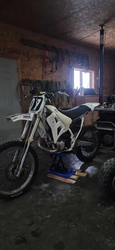 This is a 93 yz 250 Is fast as can be .sounds about as good as it can get.has new seat and new handl...