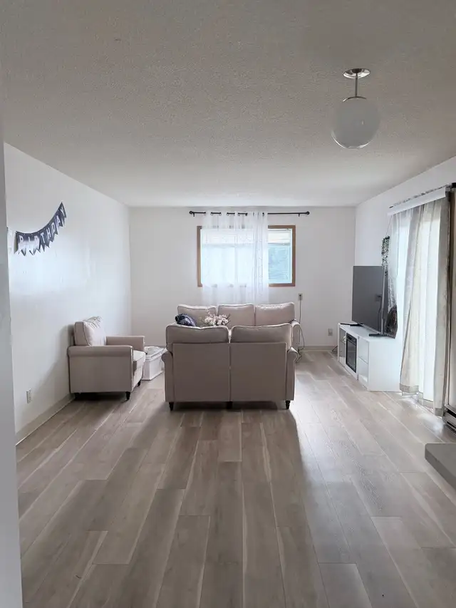 Spacious Bright 2 Bdrm in Long Term Rentals in Thunder Bay - Image 4