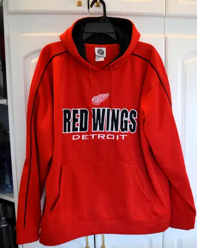 Mens XL Detroit RED WINGS Embroidered,Hooded SweatShirt-LIKE NEW, View more