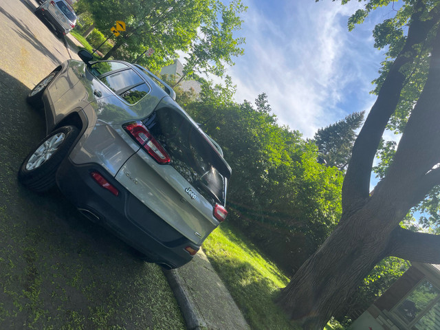 Jeep cherokee dans Autos et camions  à Laval/Rive Nord - Image 4