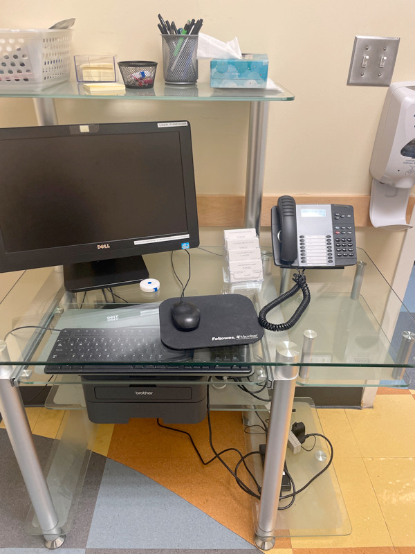 Medical exam roomcomputer desk for sale - 6 total tempered glass in Desks in Ottawa - Image 2