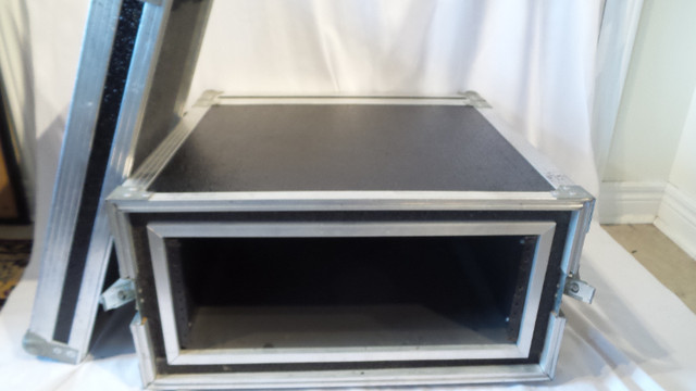 2 Shock-mounted 4 Space Racks in Pro Audio & Recording Equipment in Kawartha Lakes - Image 2