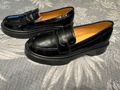 Women’s shoes, View more