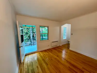 Douillet 3 1/2, à louer - Disponible dès le mois de juin ou juillet (Bail 1 an, fin juin). Apparteme...