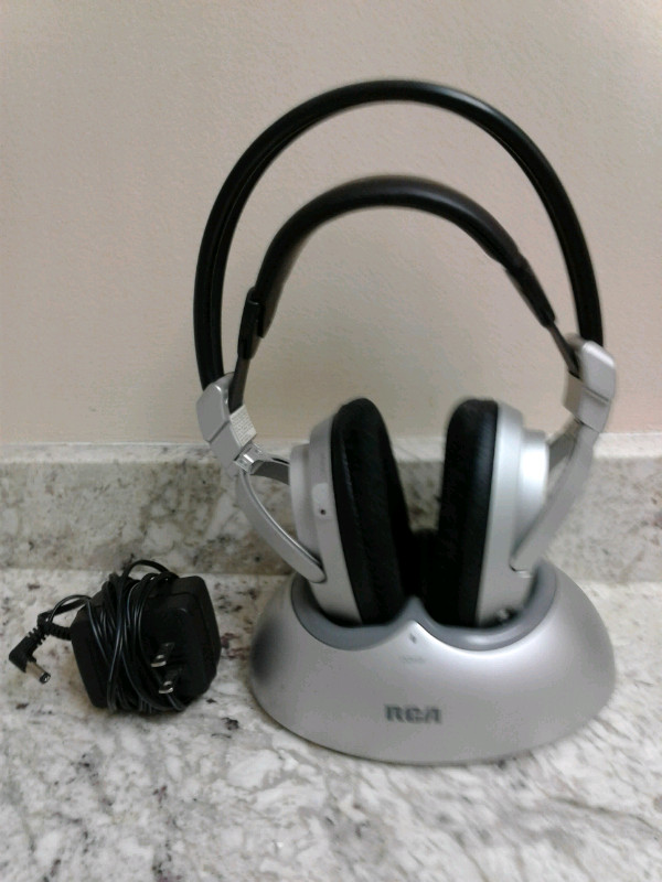 RCA Wireless headphones system $best offer$ in General Electronics in City of Toronto - Image 4