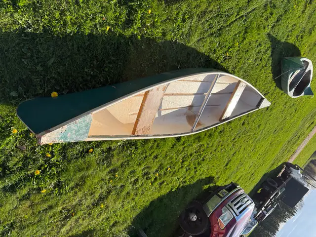 2 canoes can be sold together or separately  in Other in Charlottetown - Image 3