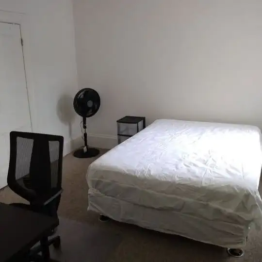 May-Share a 3bd apt-Preston/Somerset-10m-Carleton/OttawaU-VIDEOs