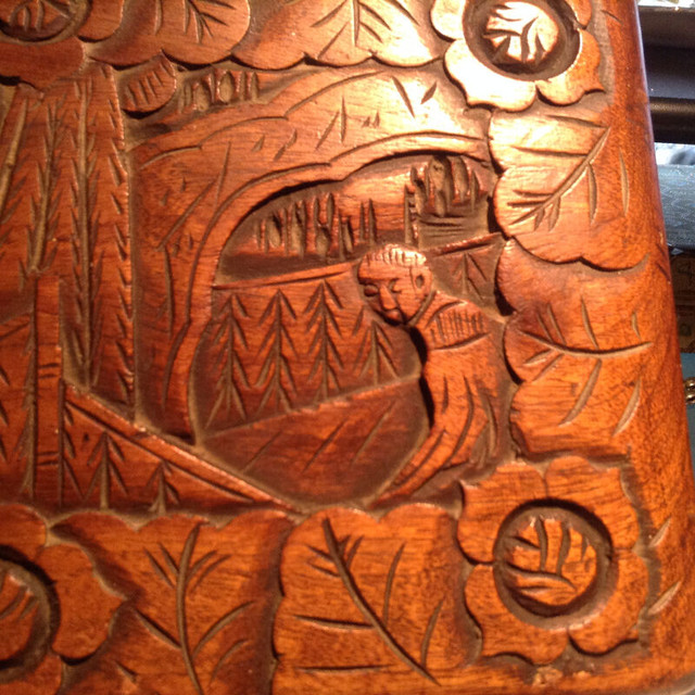 ANTIQUE CHINESE WOOD BOX in Arts & Collectibles in Vancouver - Image 4