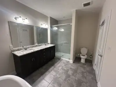 4 bedrooms with 2.5 washrooms 4 parking available Call 2499940011 Utilities are Extra Bus stop 2 min...