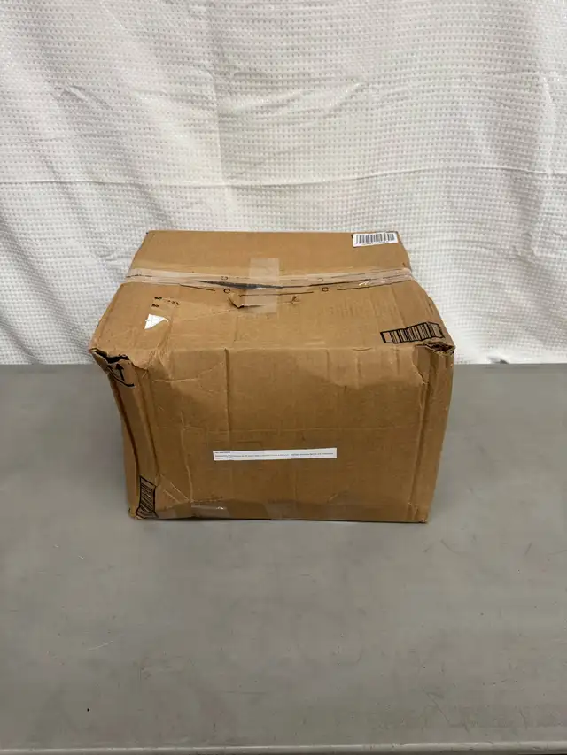 King Comforter Set, All Season Beige in Bedding in Hamilton - Image 4