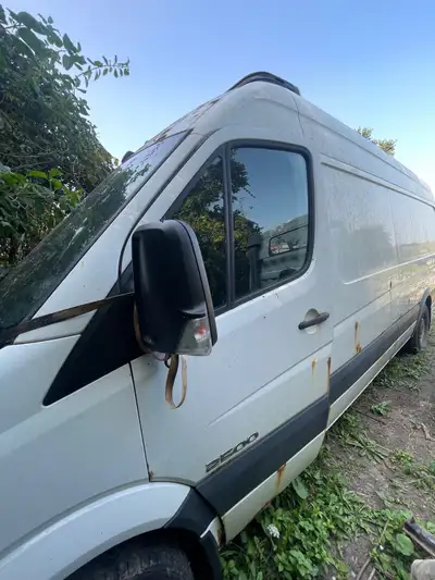 Parting out a 2007 Dodge 2500 refrigerated sprinter van. 370k kms on the motor, doesn’t run, was in...