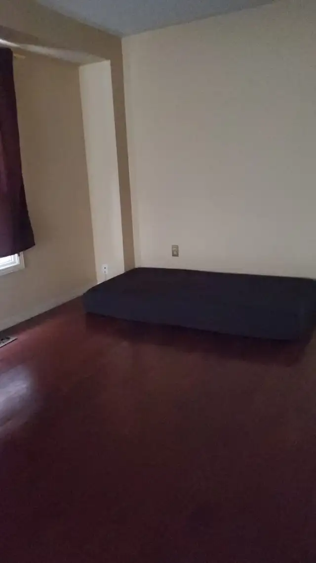 Room available for rent