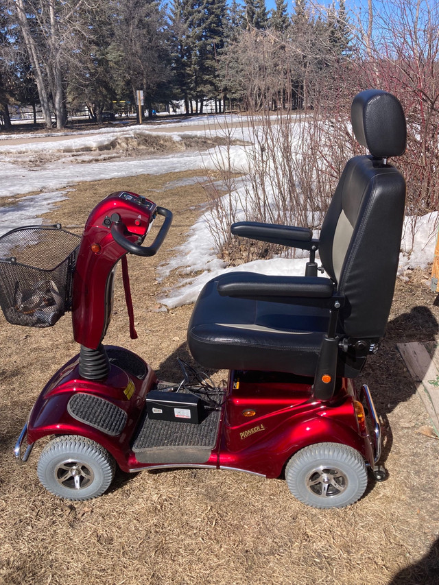 Merits Pioneer 4 four wheel mobility scooter in Health & Special Needs in Regina