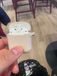Air Pods 2 with case