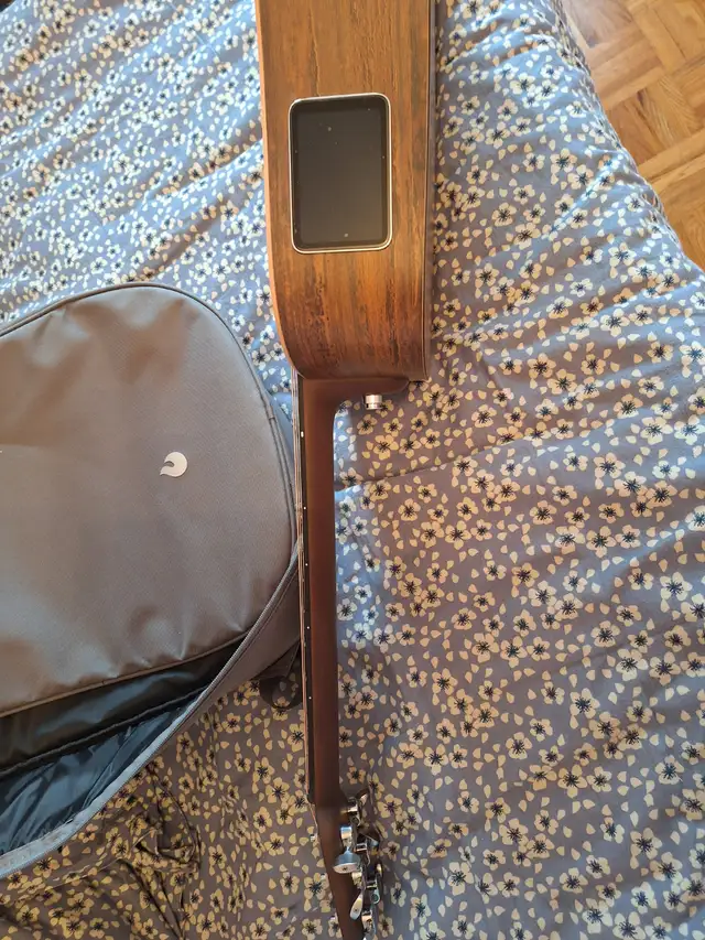 Acoustic Lava me 36" guitar in Guitars in Markham / York Region - Image 3