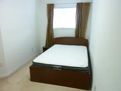 Winston Churchill/Erin Centre blvd. area. I’m renting this bedroom for SINGLE occupancy only. Full-t...