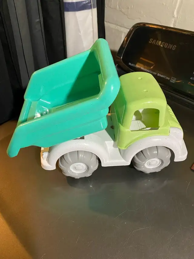Children’s Toys (1 Truck + 2 Foam Footballs)  - $1 for ALL in Toys in Mississauga / Peel Region - Image 3