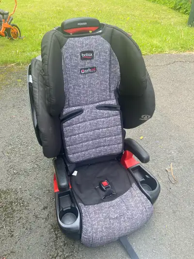 Britax Car Seat (expires 2027), View more