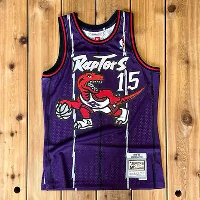 Toronto Raptors Vince Carter jersey -M, View more