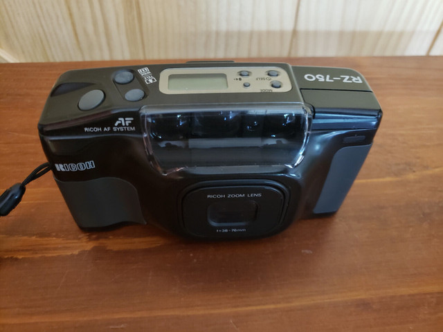 RICOH RZ-750 DATE 35mm Point & Shoot 35mm Film Camera AF 38-76mm in Cameras & Camcorders in Ottawa - Image 4