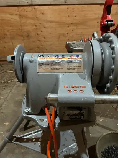 Rigid 300 threading machine and accessories, View more