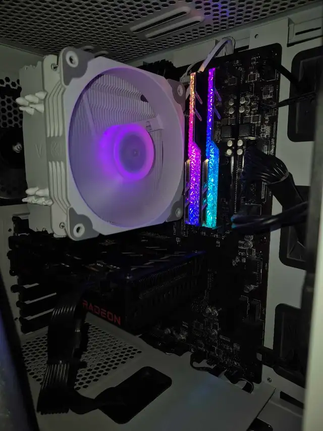 Sapphire Pulse RX 6600 8GB GPU in System Components in Oshawa / Durham Region - Image 3