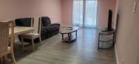 Room 4 Rent Main floor furnished Misisauga Close SQ1 Sherden
