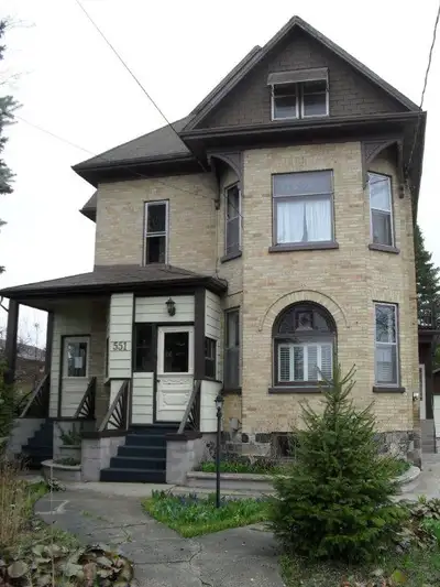 Two bedroom ground floor apartment in quiet Hanover triplex available January 1st. Eat-in kitchen, f...
