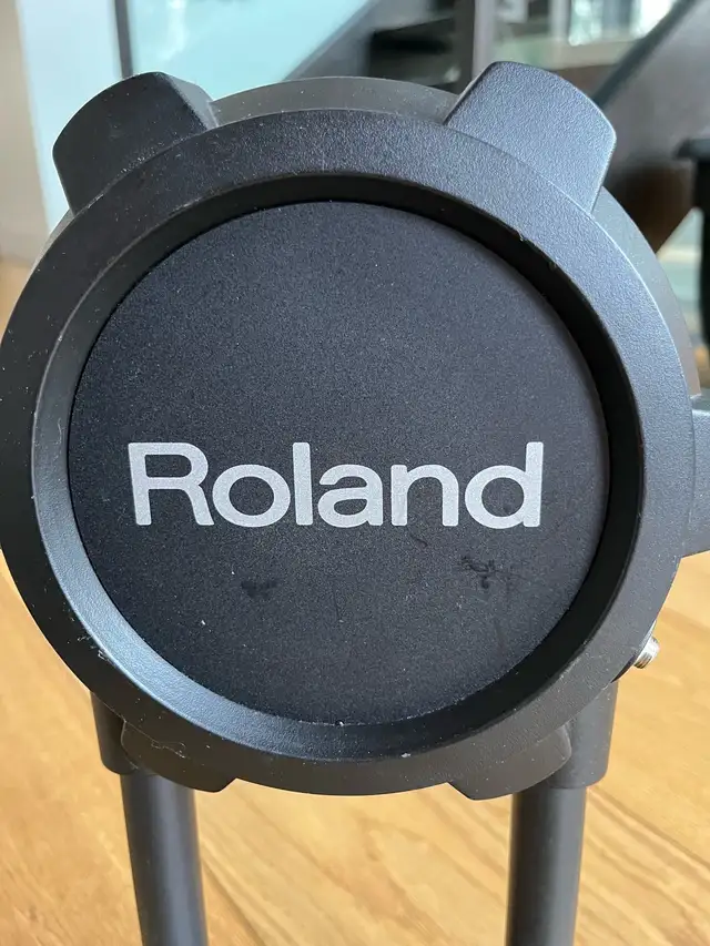 ROLAND KD-9 electronic kick drum in Drums & Percussion in City of Toronto - Image 4