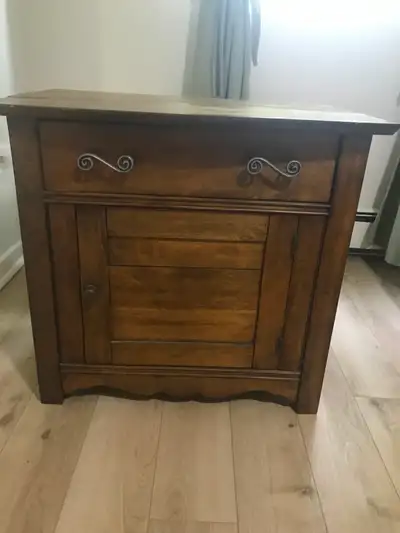 Vintage Commode wash stand Solid oak Small split in wood on table top 27" L x 25" H x 15 1/2" W