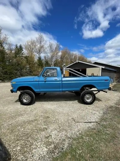 1978 Ford F-150 4x4 This truck is in pretty nice shape body wise and the built up 400 engine runs ve...