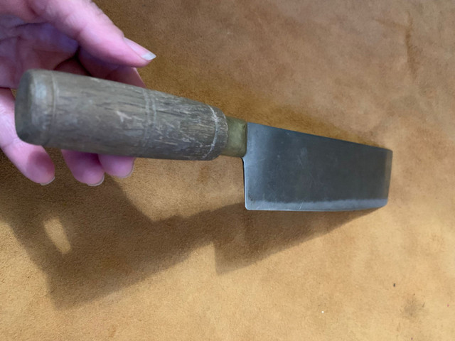 Vintage Russell Green River Works meat cleaver in Arts & Collectibles in Hamilton - Image 4