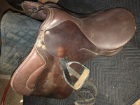 English saddle 17.5”