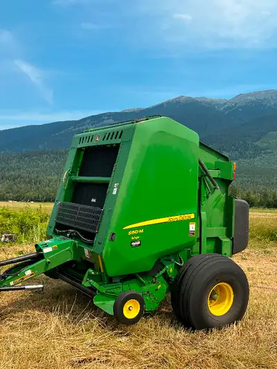 Mega wide pickup , 5ft wide bales ,Hay / Silage pkg. 1000pto , Net wrap, Auto chain oiler, 9371 bale...