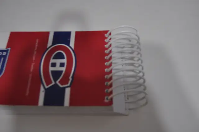 montreal canadiens hockey club nhl season 2022-2023 desk small c in Arts & Collectibles in Victoriaville - Image 2