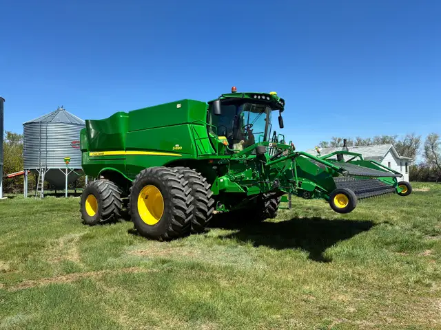 John Deere S790 Combine in Farming Equipment in Swift Current - Image 3