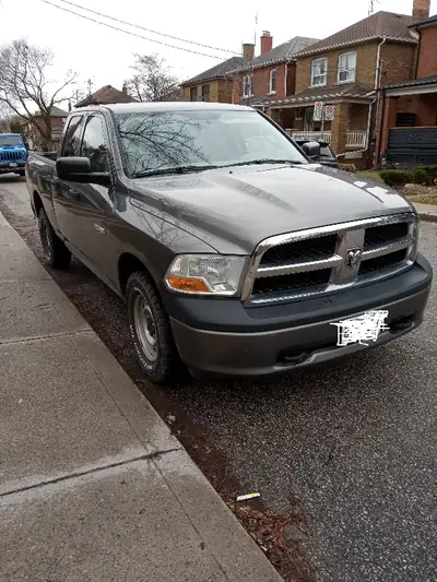 2010 Dodge Ram 1500 ST Crew Cab (4 doors) 4.7L V8, 98500K $11999 Drives Amazing Grey in colour secon...