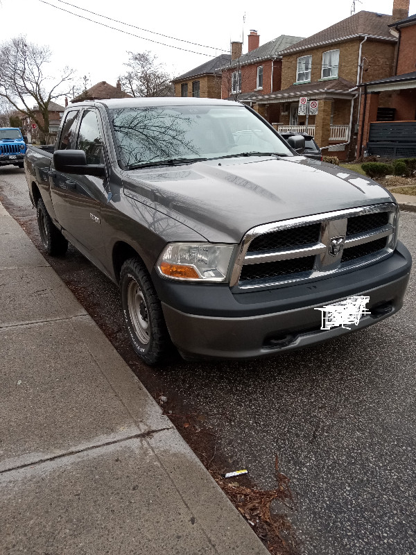 2010 Dodge Ram 1500 ST Crew Cab (4 doors) 4.7L V8, 92K $11999 in Cars & Trucks in City of Toronto
