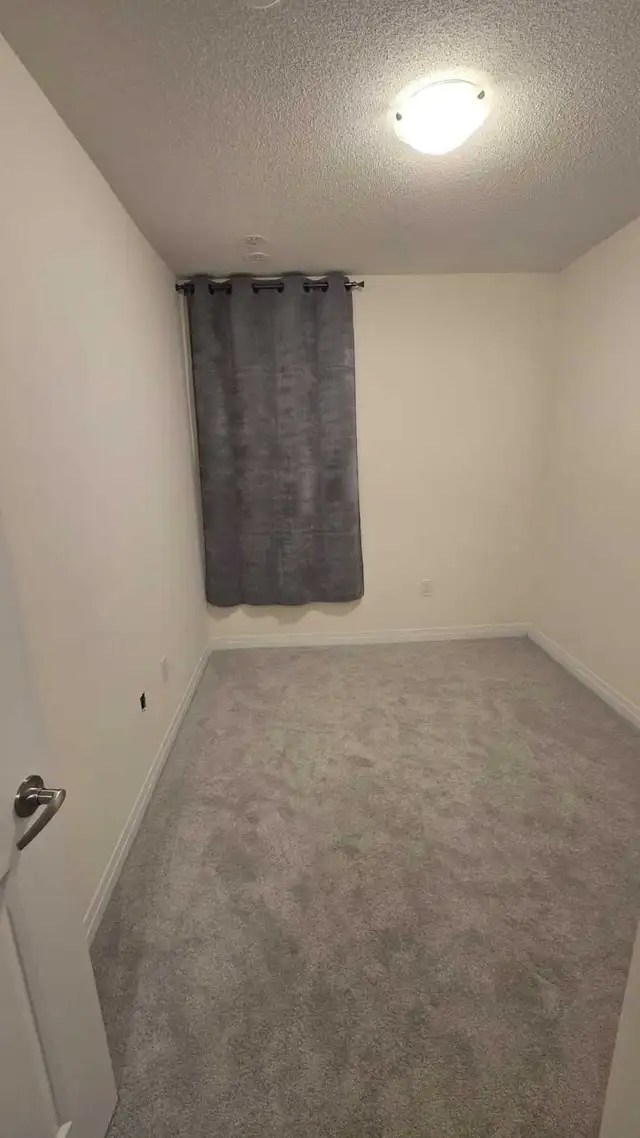 Private Room for a Female in Scarborough in Room Rentals & Roommates in City of Toronto - Image 6