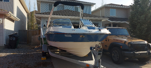 Like New Bayliner 185 Flight series (20 hours on boat) in Powerboats & Motorboats in Edmonton - Image 4