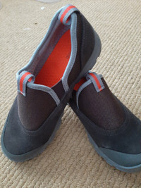 New Lands end shoes Size 4 USA  $5