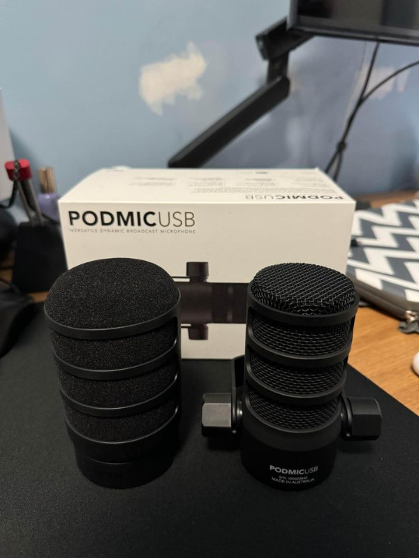 Rode PodMic USB and XLR Microphone in Pro Audio & Recording Equipment in Winnipeg