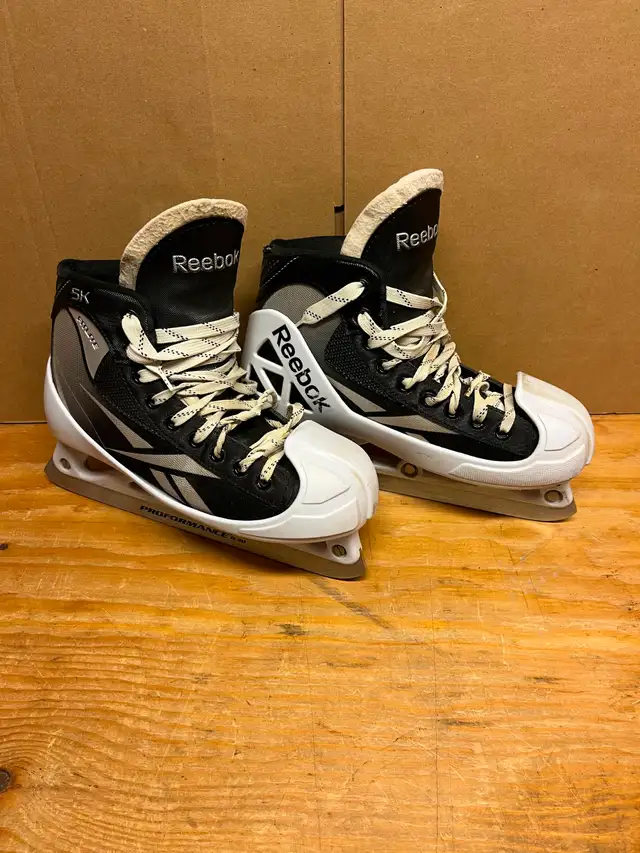 Goalie Equipment in Hockey in Oakville / Halton Region - Image 10