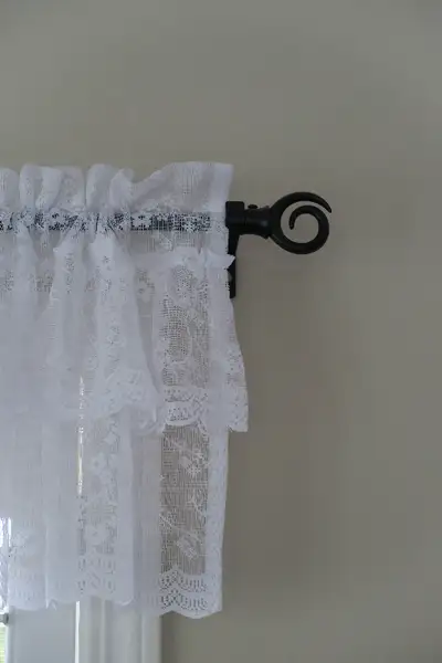 Window Curtain Lace Valances with 5 ft, 7 ft and 9 ft rods & hardware All valances are clean and in...